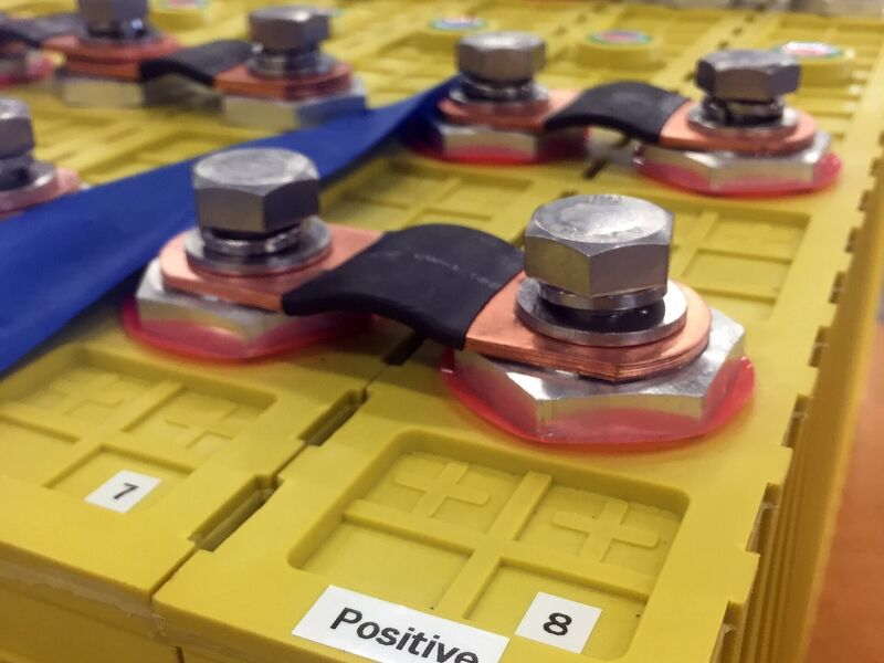 3.2 V 700 Ah LiFePO4 Prismatic Cells, Pair with Busbar Kit
