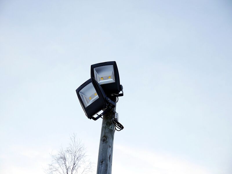 Twin-Head 30 W LED Floodlight Set on Pole Bracket, 12/24 V DC