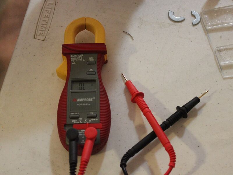 AC/DC Clamp Meter, 400 A, with Test Leads